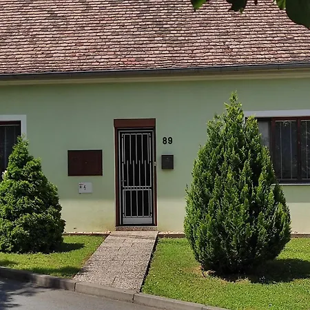 U Sklepa - Víno Musil Tesetice (South Moravian)